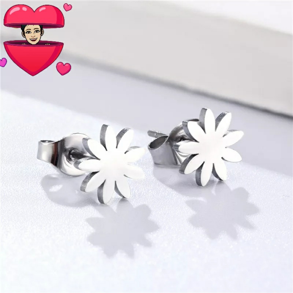 Nine Petal Flower Stud Earrings 13$